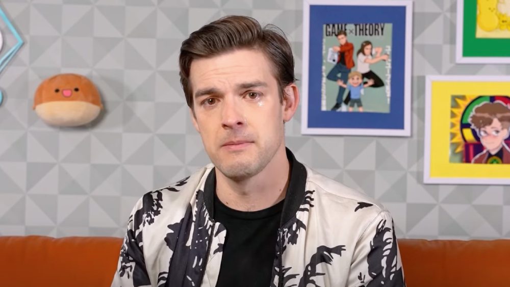 MatPat+crying+after+delivering+the+news+of+his+retirement+from+GameTheory.